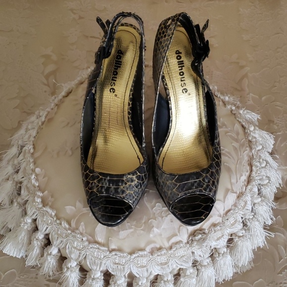 Dollhouse Peeptoe Pumps, Size 8 - Picture 1 of 4